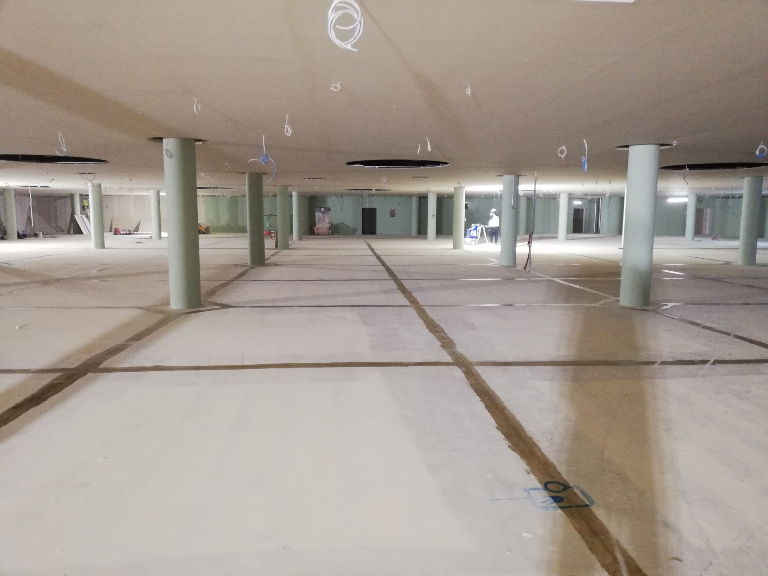 LA ROCA VILLAGE – 23.000 m2 Pintura y señalización